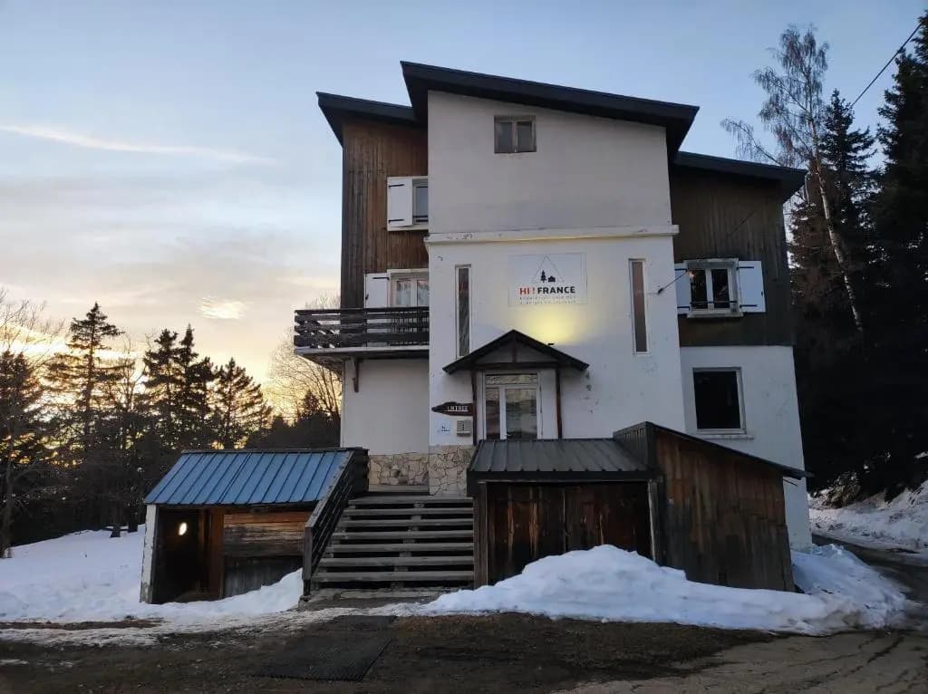 Auberge de Jeunesse HI Chamrousse - Photo 1