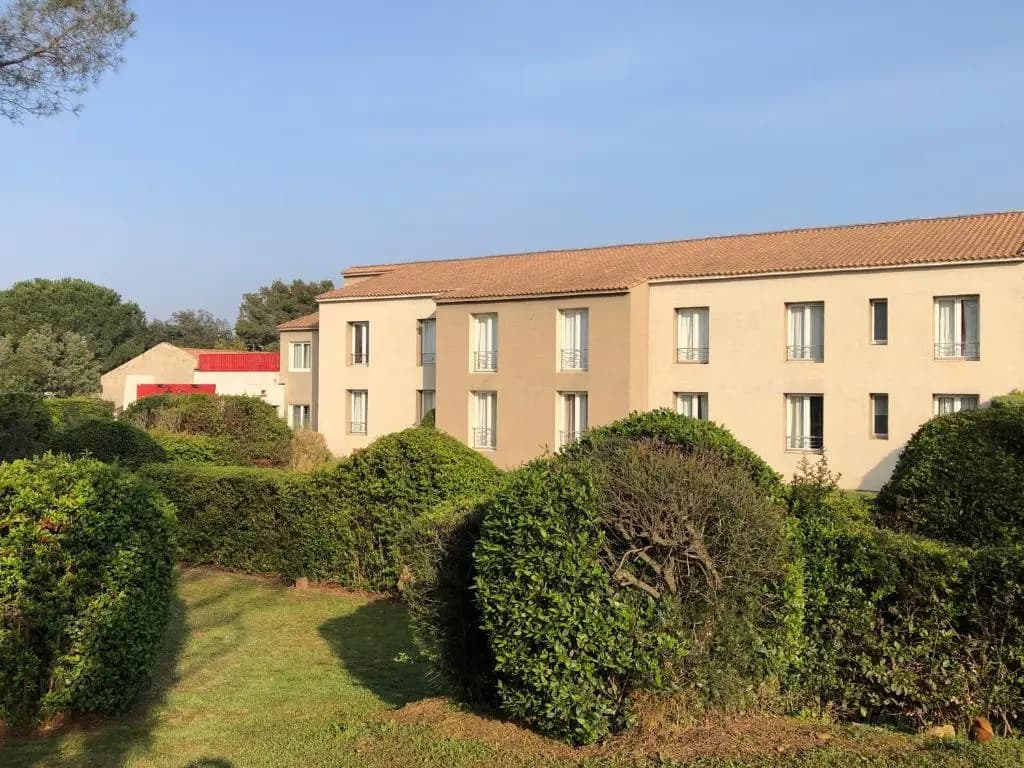 Les Aubuns Country Hôtel - Photo 1