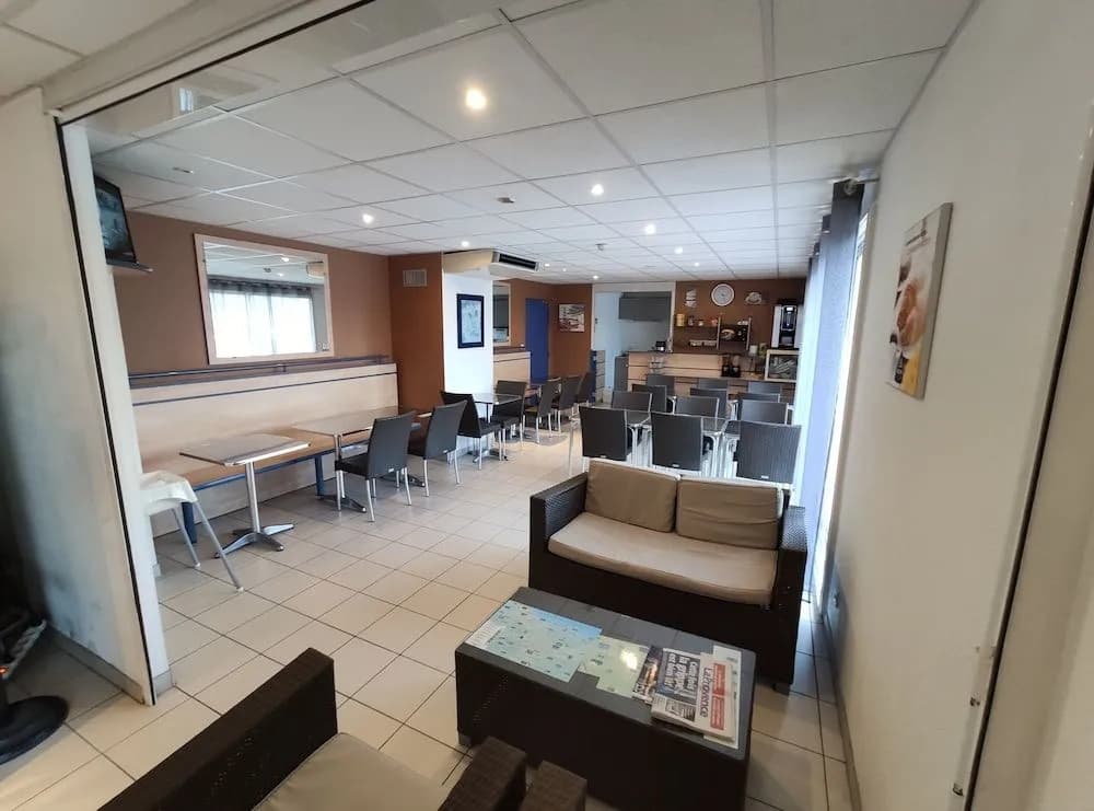 Hôtel Akena City Châteaurenard - Photo 2