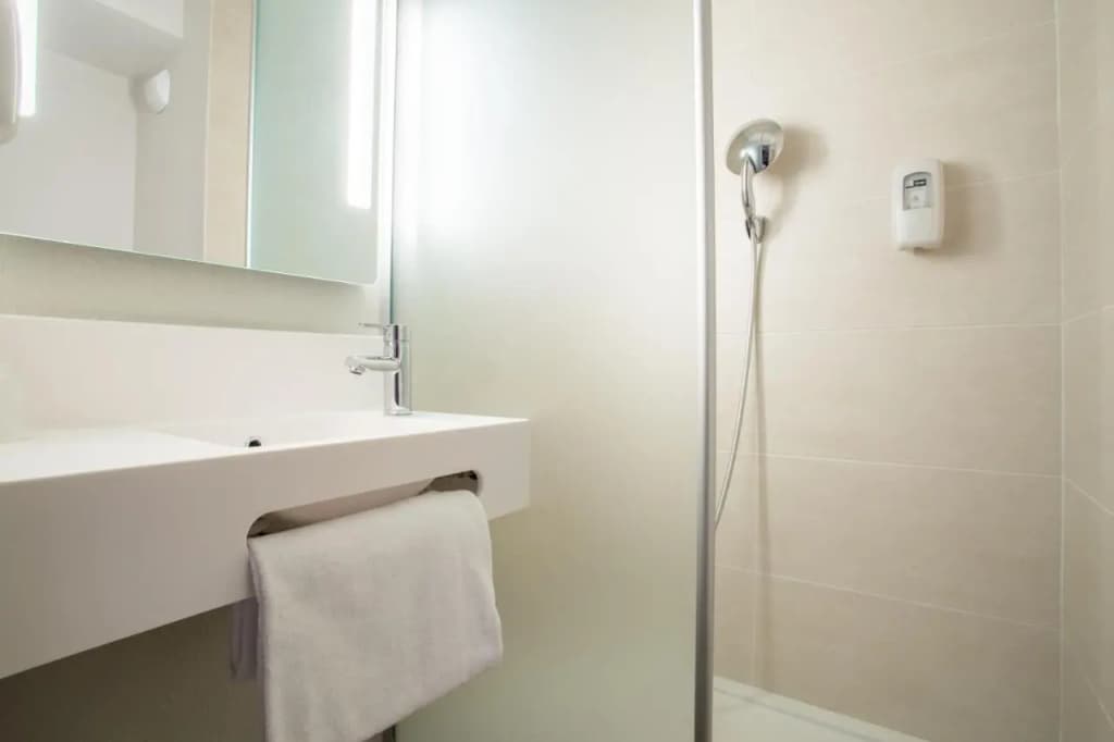 B&B HOTEL ANNEMASSE Saint-Cergues - Miniature 8