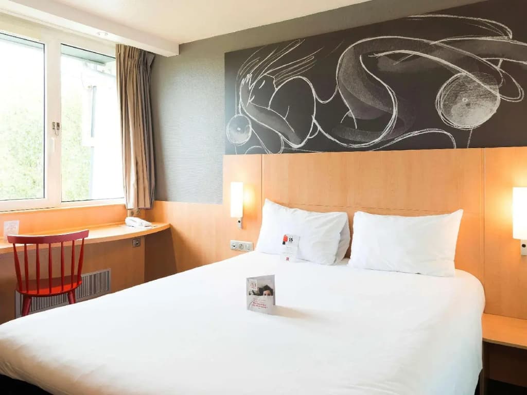 ibis Laval Le Relais d'Armor - Photo 2