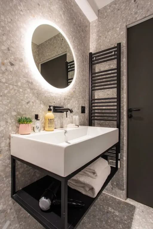 Magnificent 1 Room Apartment - Miniature 7
