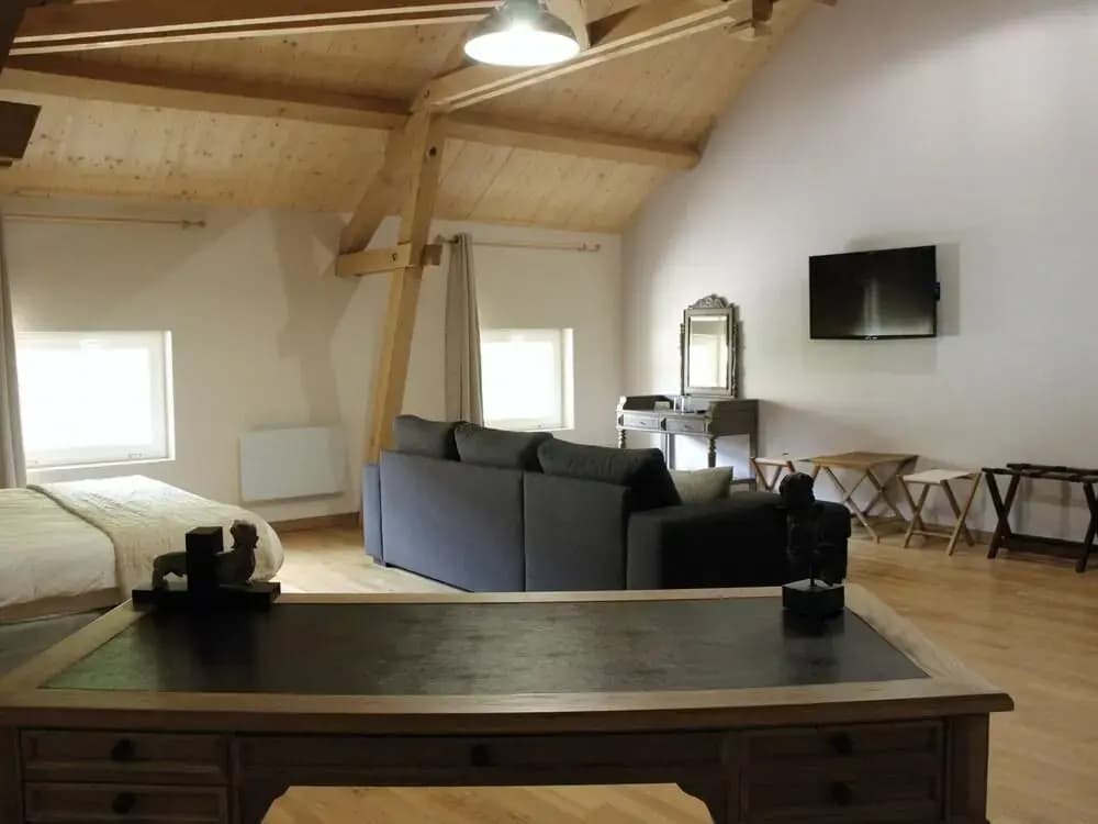Le Domaine de Montchevreuil - Photo 2