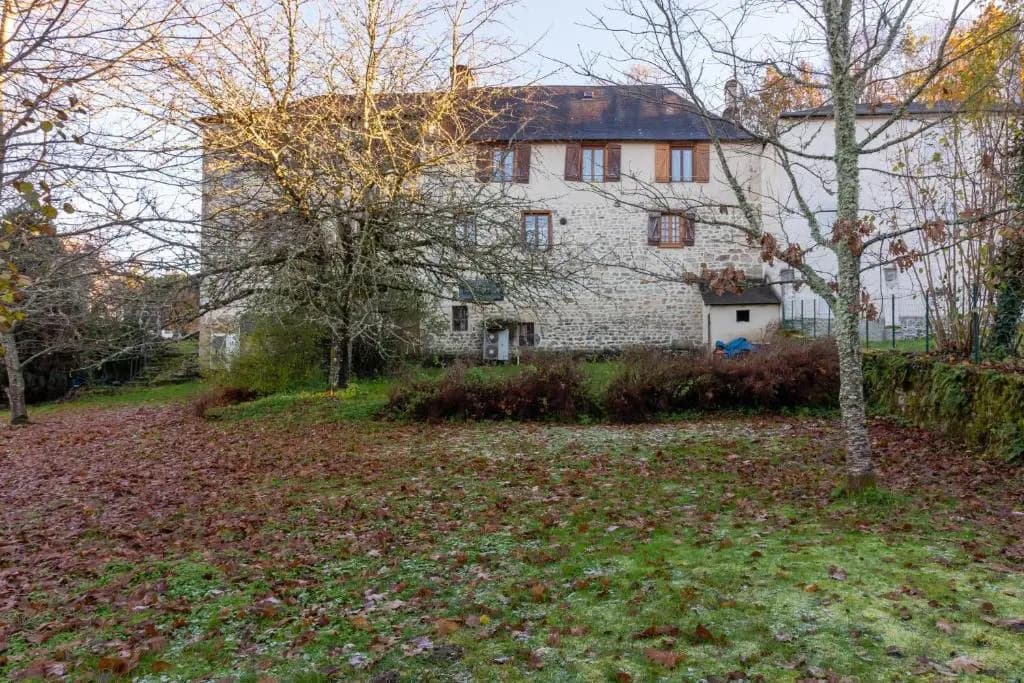 Maison de 4 chambres avec jardin amenage et wifi a Treignac - Miniature 8