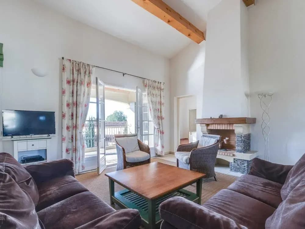 Relaxing La Motte Hideaway for a Group - Miniature 6