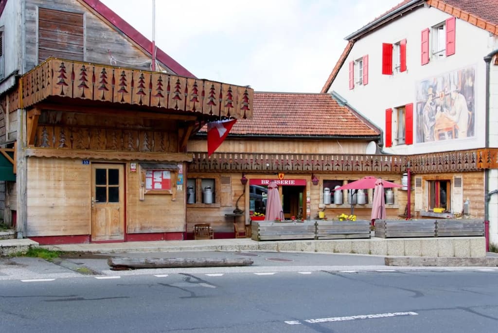 Hôtel Arbez Franco-Suisse - Photo 1
