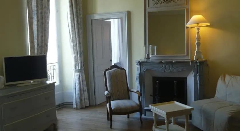 Chateau de Bessey les Citeaux - Miniature 6