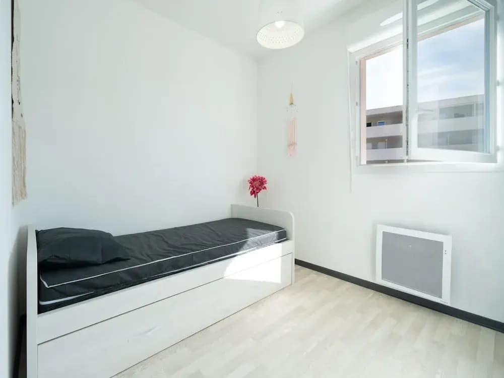 Sunny Villa Stay in Serignan - Photo 4