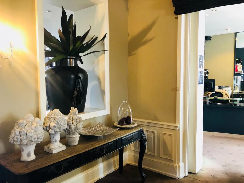 LE H - Hôtel & Restaurant - Photo 5