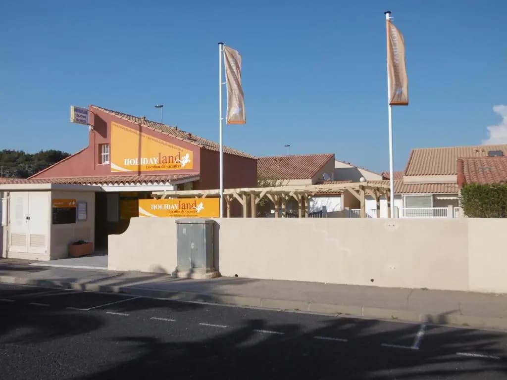 HOLIDAYLAND BAIE DES OLIVIERS VILLA 36m2 1chambre fermée 6 couchages ou VILLA 41M2 2chambres fermées 7 couchages - Miniatu...