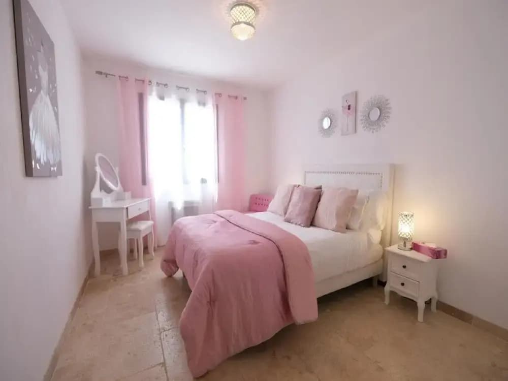 Charming Holiday Home With Private Pool - Photo 2