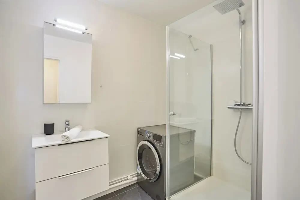 2 Bedroom Flat Centre de Paris - Eiffel Tower View - Miniature 7