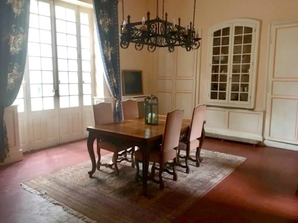 Villa With 10 Bedrooms In Villeneuve Sur Lot With Wonderful City View Private Pool Furnished Garden - Photo 2