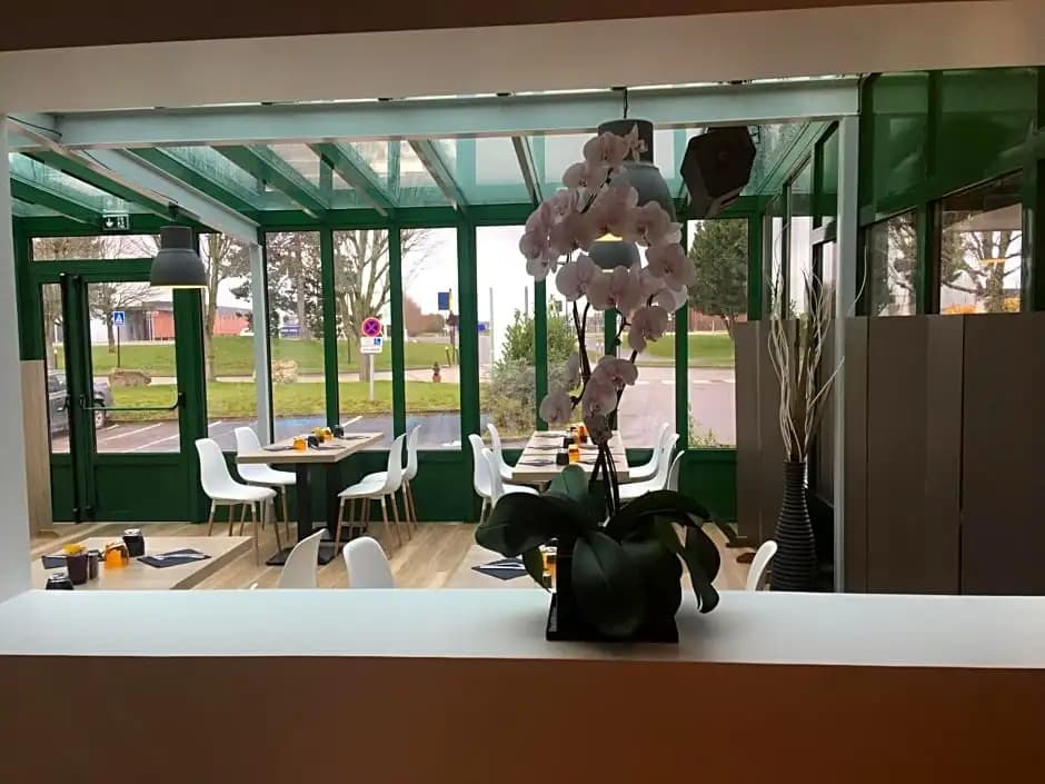 Hotel Motelia - Miniature 7