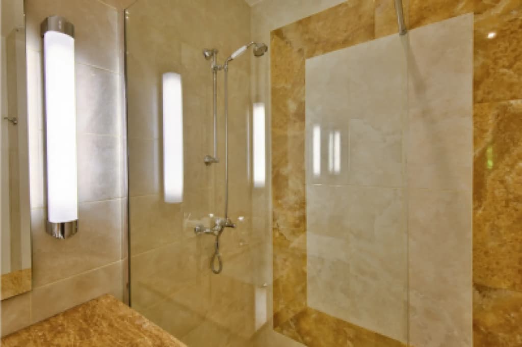 One Bed Apartment Just Minutes Walk From the Croisette and the Palais in a Secure Residence - 1693 - Miniature 7