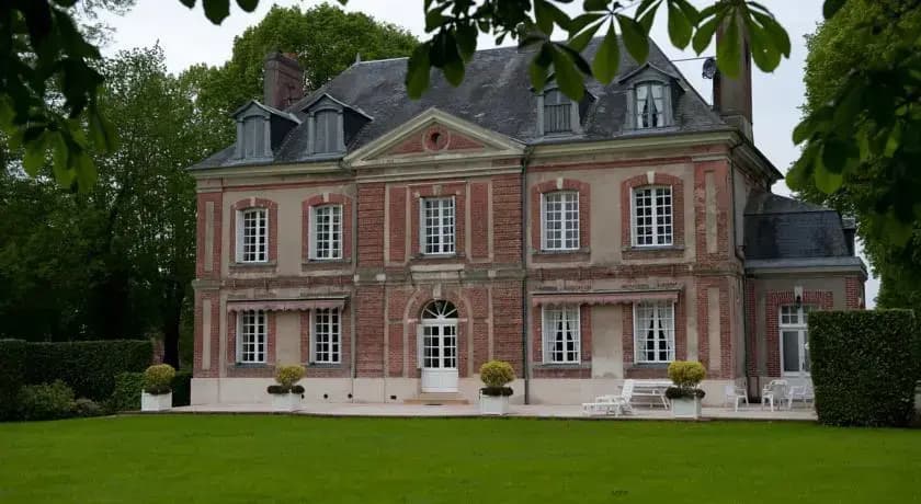 Chateau de Maillot - Photo 1