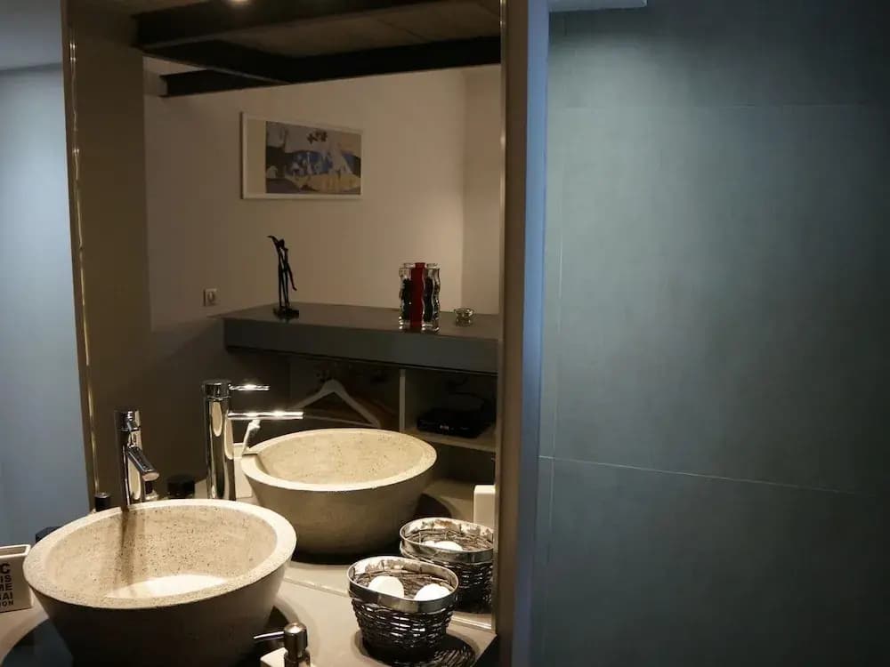Lovely Holiday Home With Private Pool - Miniature 7