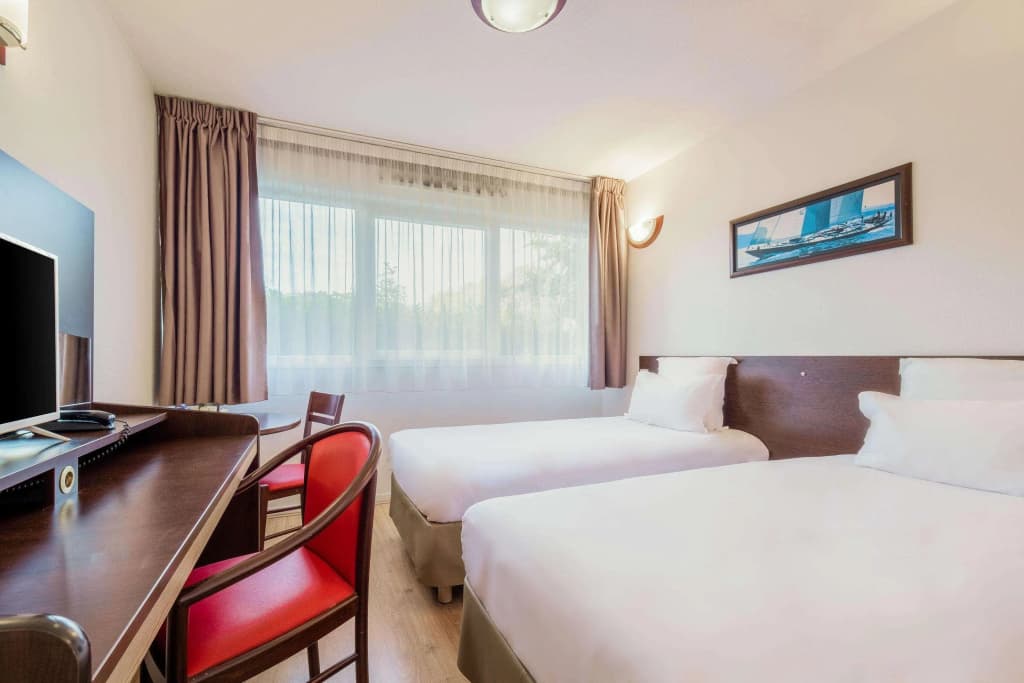 Comfort Suites Pau Idron - Photo 4