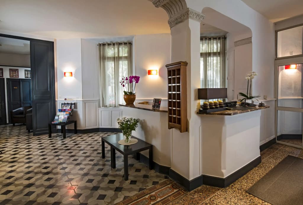 Best Western Le Comtadin - Photo 2
