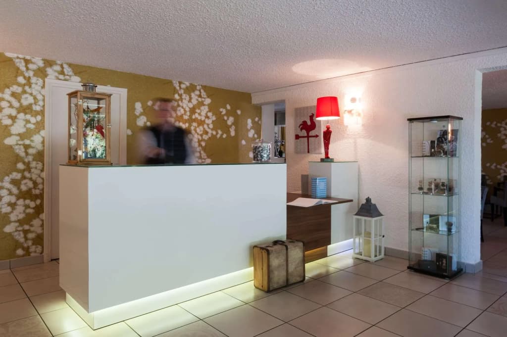 Logis Hôtel Le Parc de Geoffroy - Photo 1