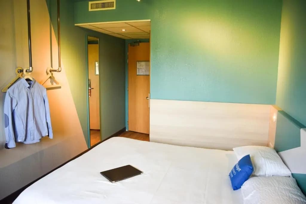 Ibis Budget Millau Viaduc - Photo 4