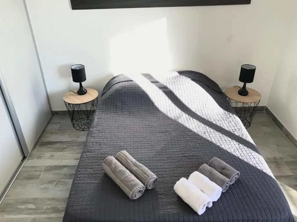 Appartement 3 pieces, refait a neuf, haut standing, piscine, mer a pieds - Photo 3