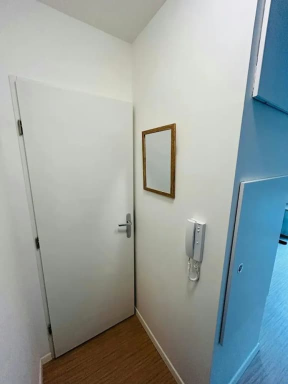 We Live In R - Suite 101 - Miniature 6