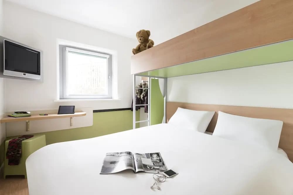 First Inn Hotel - Photo 2