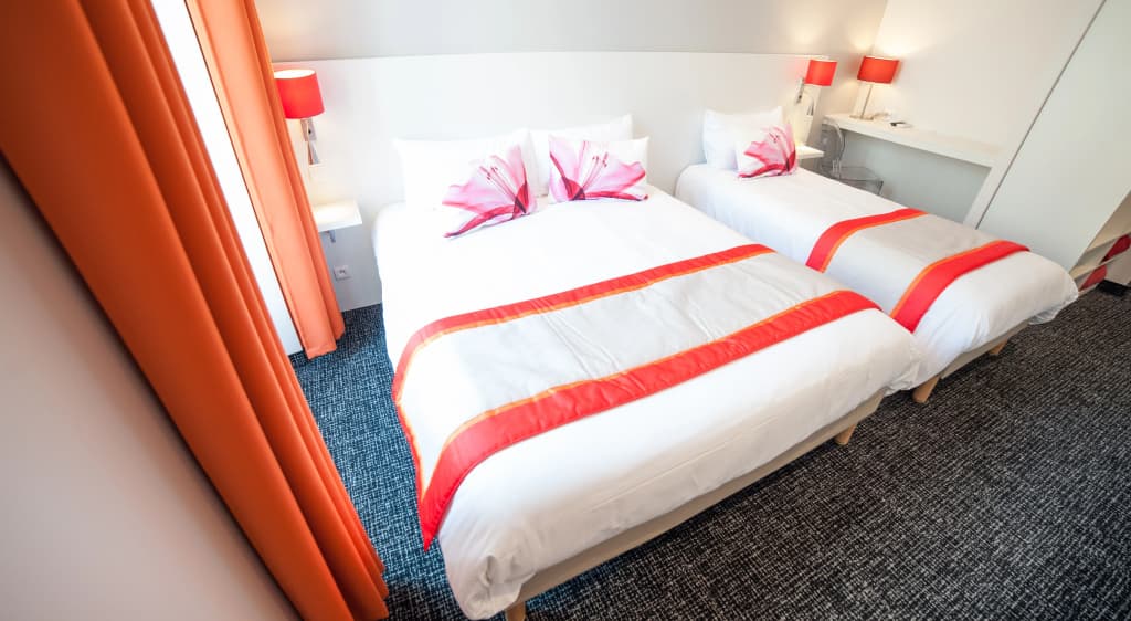 Amaryllis Hotel - Miniature 6
