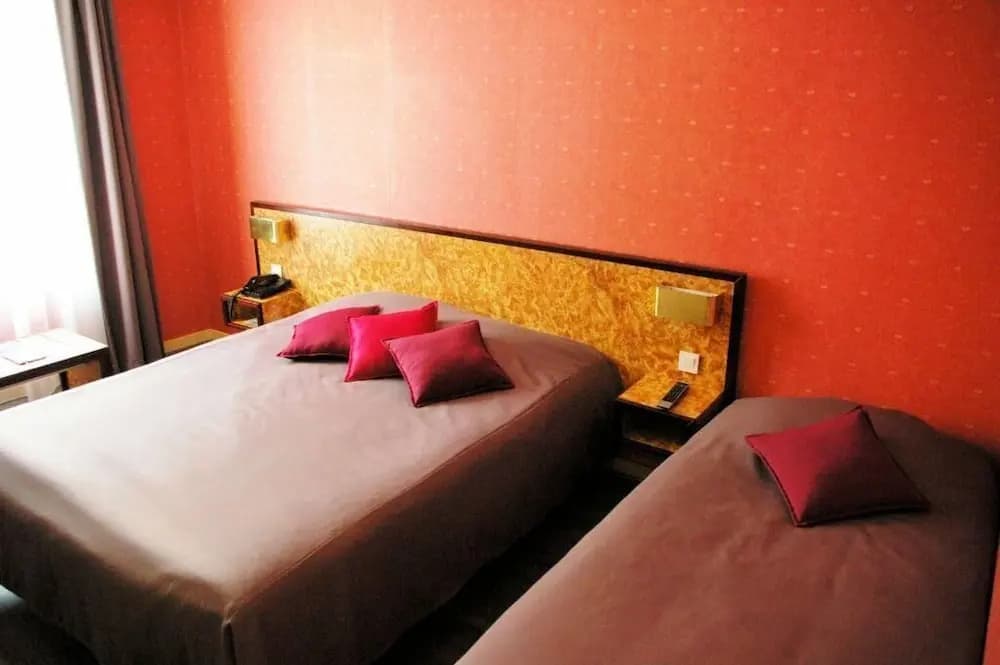 Hôtel Le Pont Bernet - Photo 4