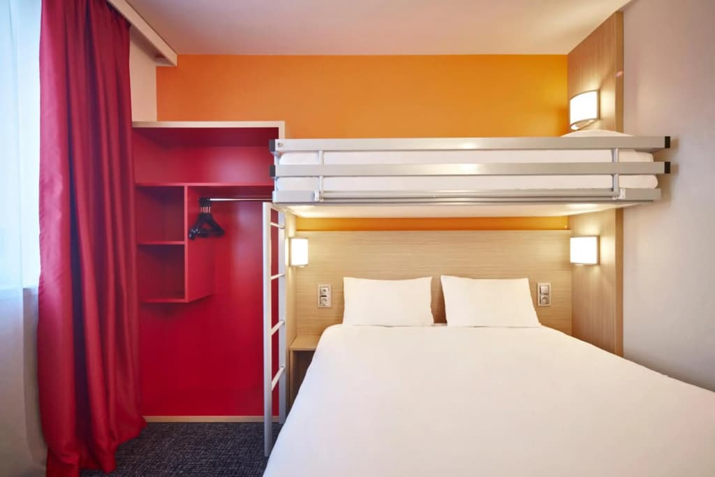 Kyriad ECO - Clermont Ferrand Estaing - Photo 4