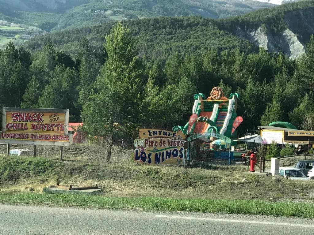 au Bonheur - Praloup 1600 - Au cœur de la station et au pied des pistes - La voile des neiges - parking commun privé - loc...