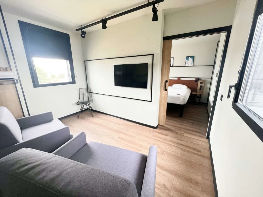 Ibis Lunel Petite Camargue - Photo 2