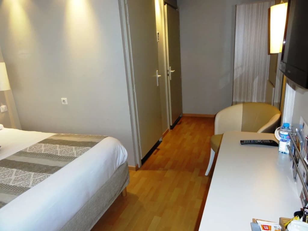 Hotel Kyriad Toulouse Sud - Roques - Miniature 7