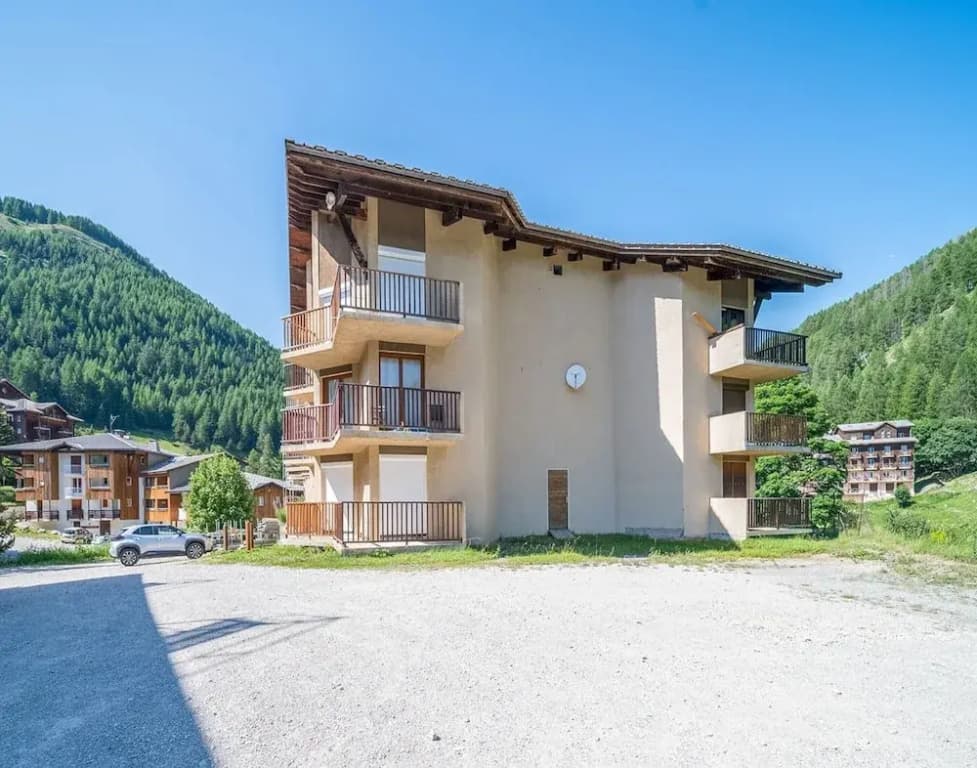 Studio in France With Mountain Views - Miniature 6