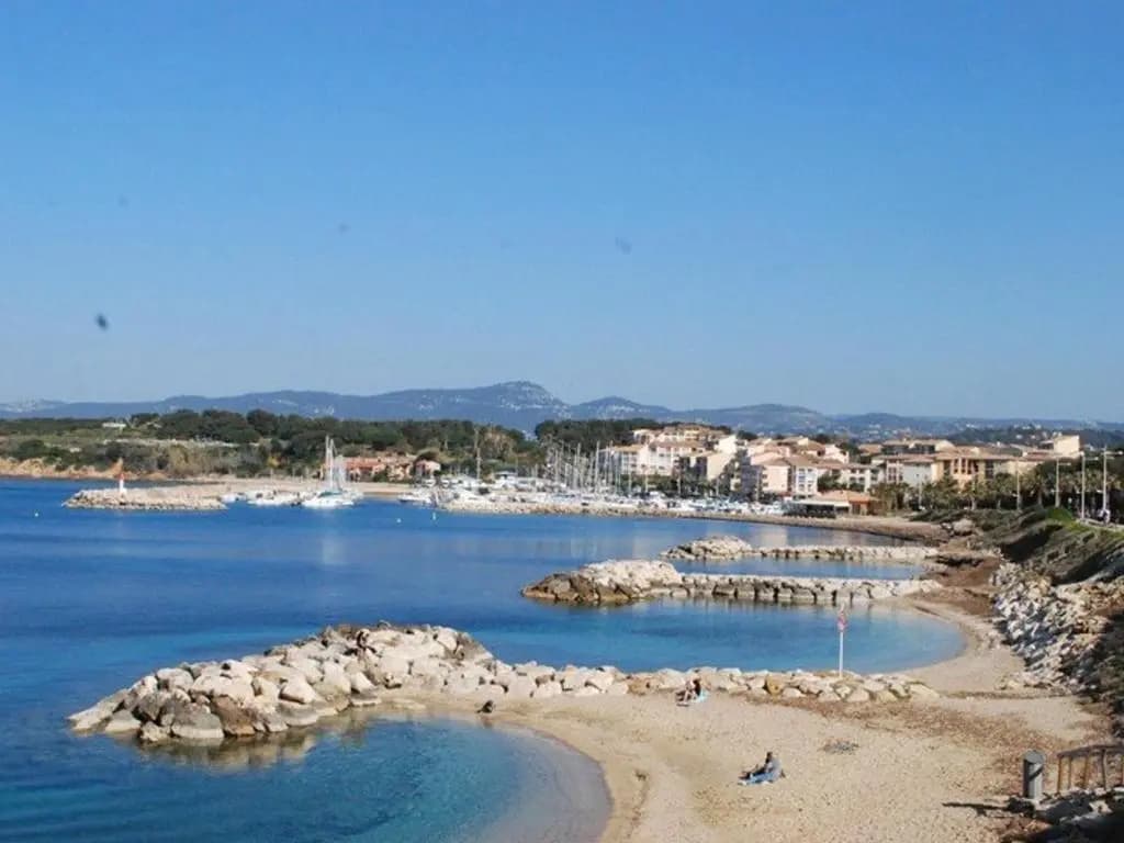 Appartement Six-Fours-les-Plages, 2 pièces, 4 personnes - FR-1-316-16 - Photo 1