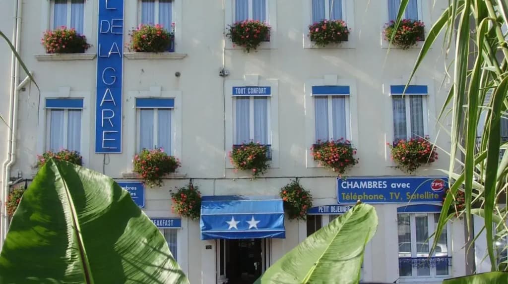 Hôtel de la Gare - Photo 1
