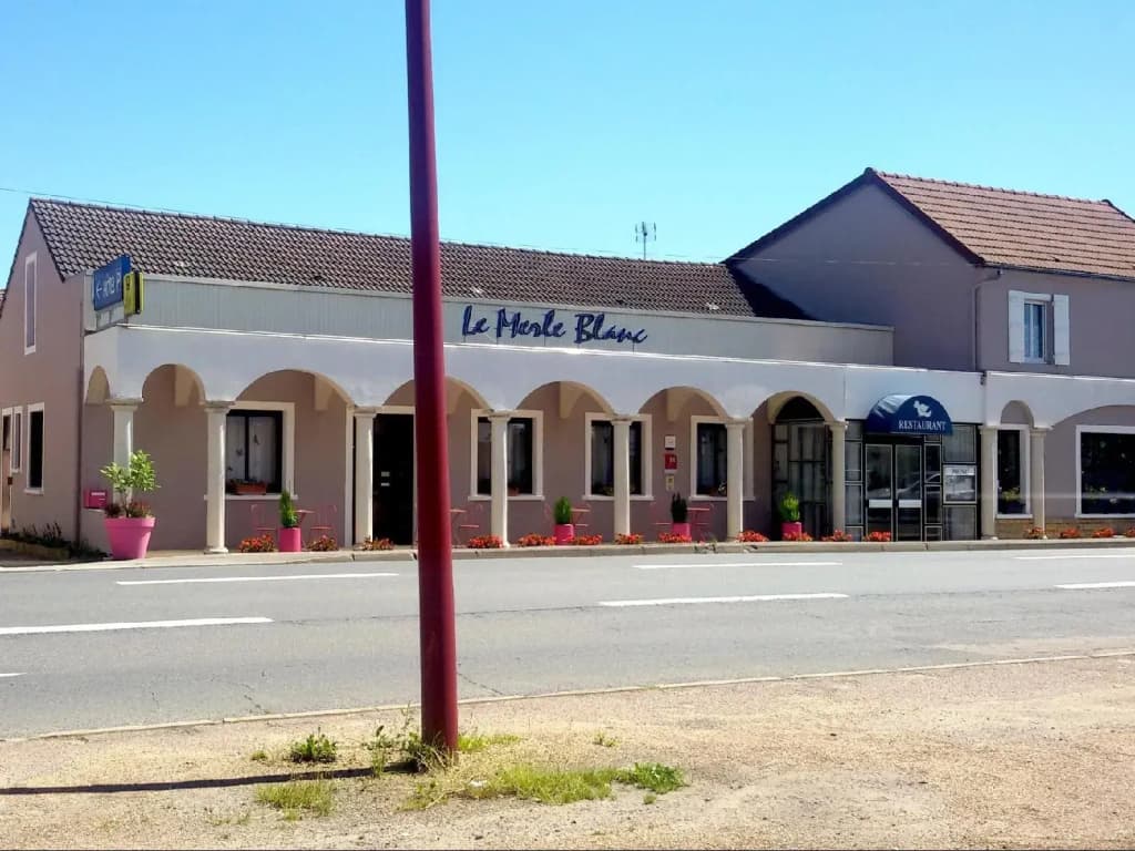 Hotel Le Merle Blanc - Photo 3