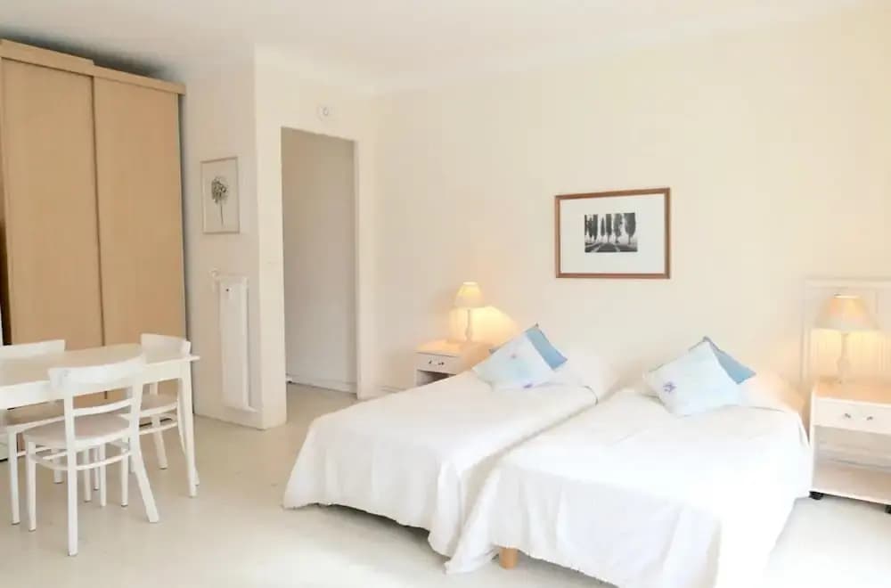 Large Studio apt for 2 With Balcony Walking Distance Croisette - 1977 - Photo 4