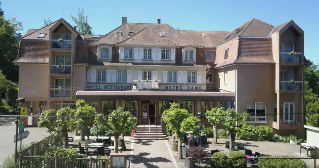 Logis Hôtel Restaurant Spa Notre Dame de Bonne Fontaine - Photo 1