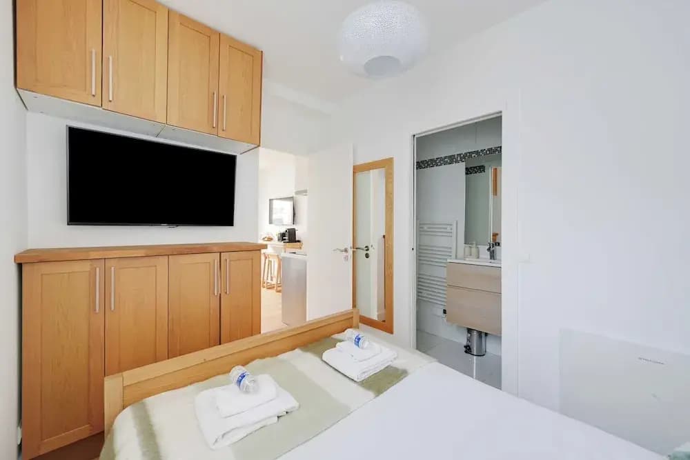 Charming Apartment - 1br-4p- Suresnes - Photo 3