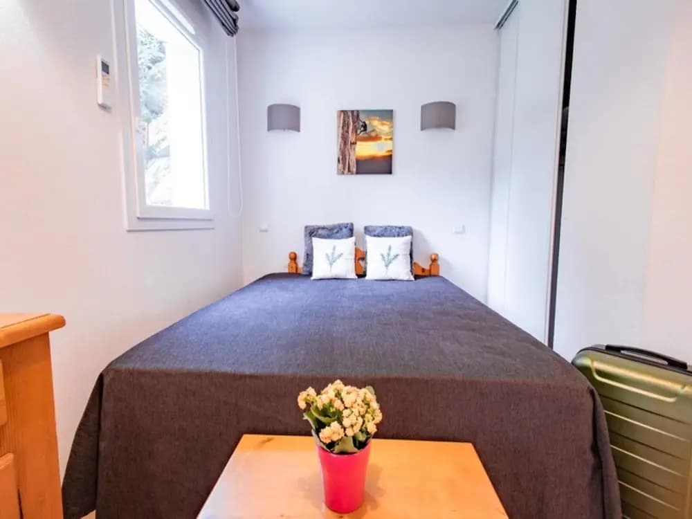 Cozy 2-bedroom Apartment for 4 People - Photo 4