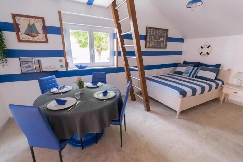 Private & Comfortable Apartments - Photo 3