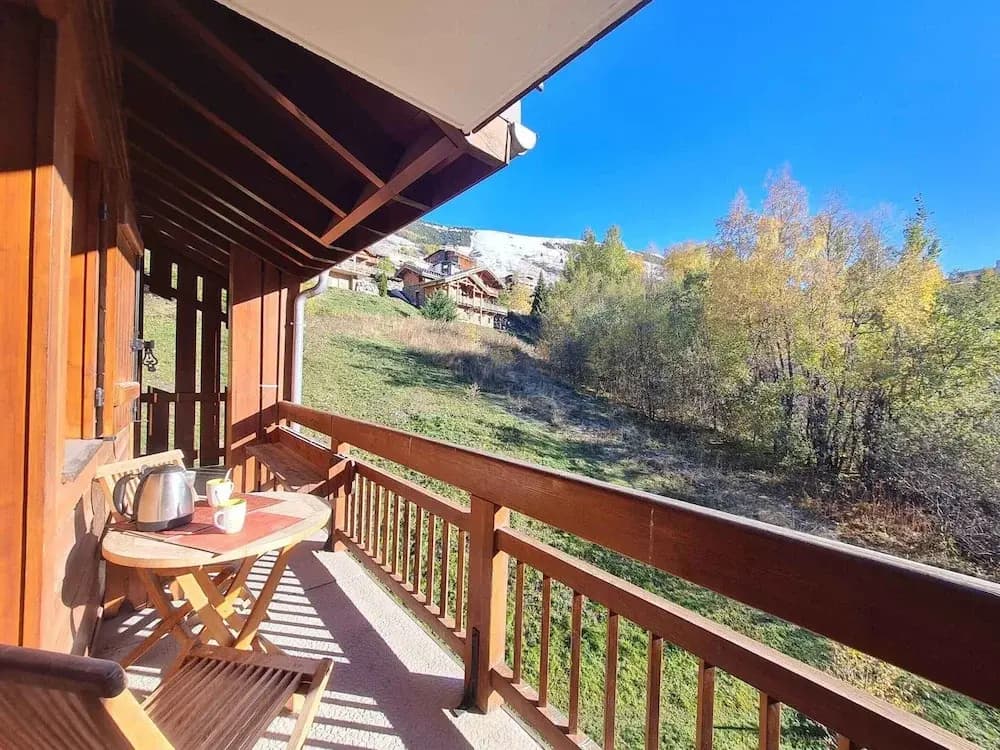 Spacious Apartment With Balcony - Miniature 7