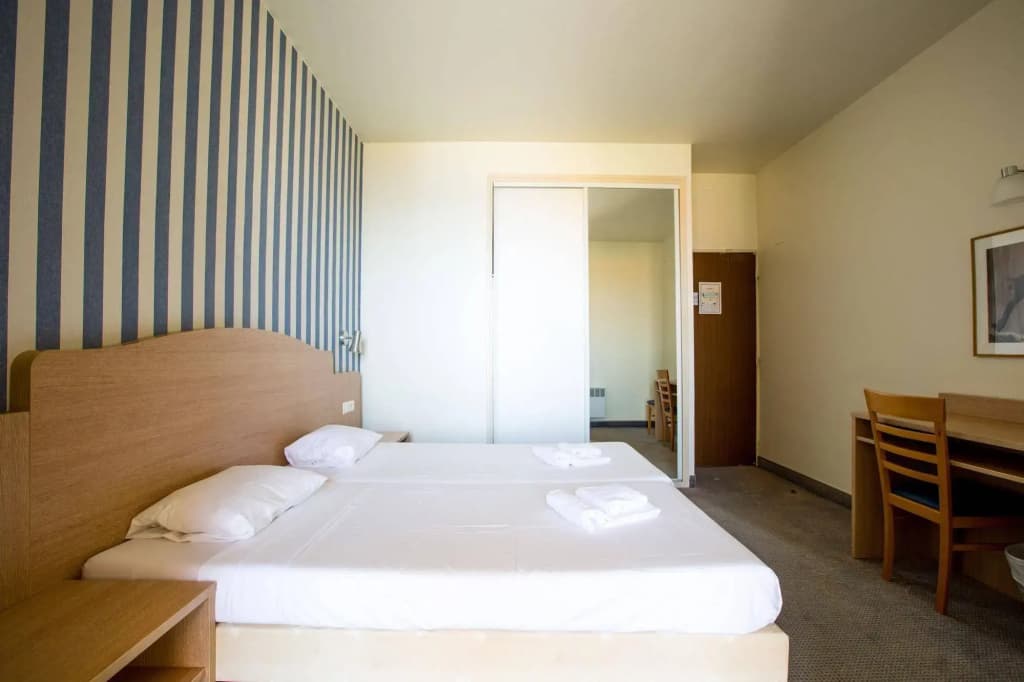 Hotel Mediterranee - Photo 2