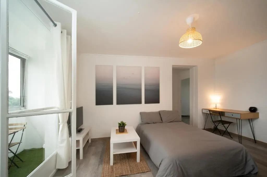 Appartement tout équipé parking balcon 2 chambres - Photo 2