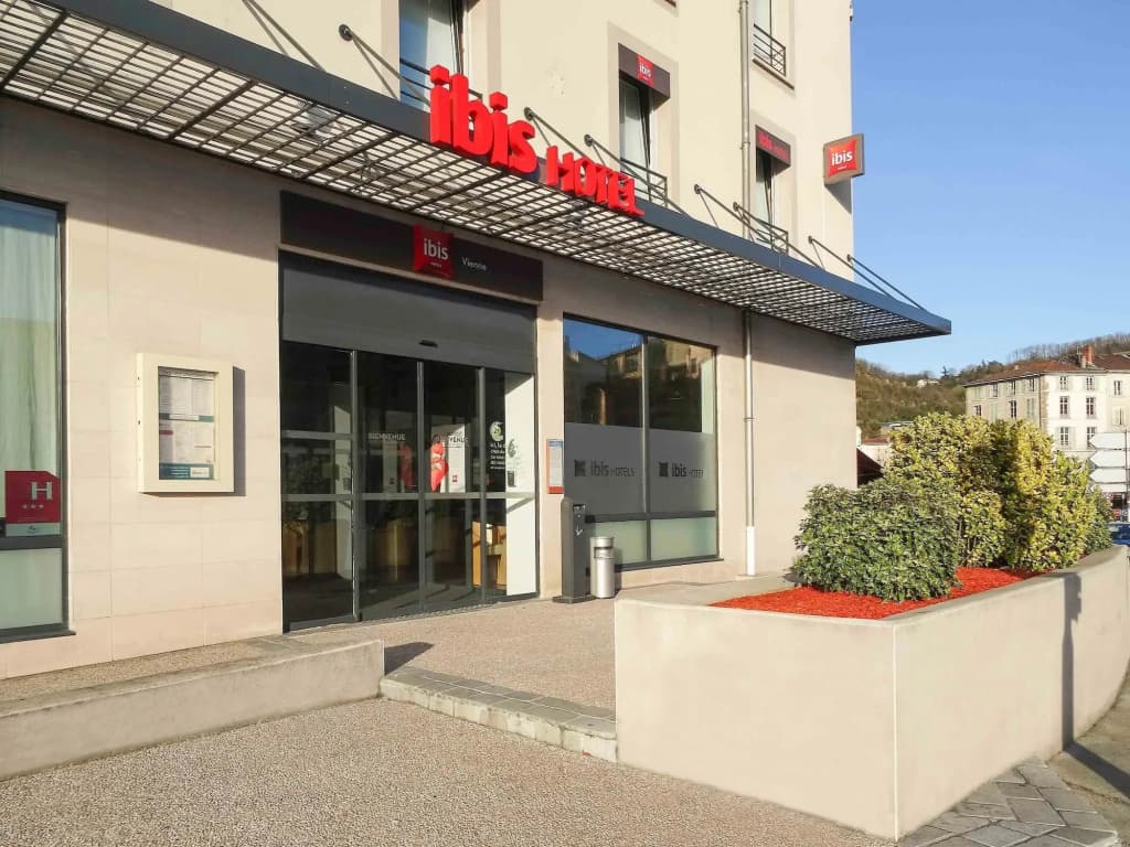 Hôtel ibis Lyon Sud Vienne Saint Louis - Photo 1