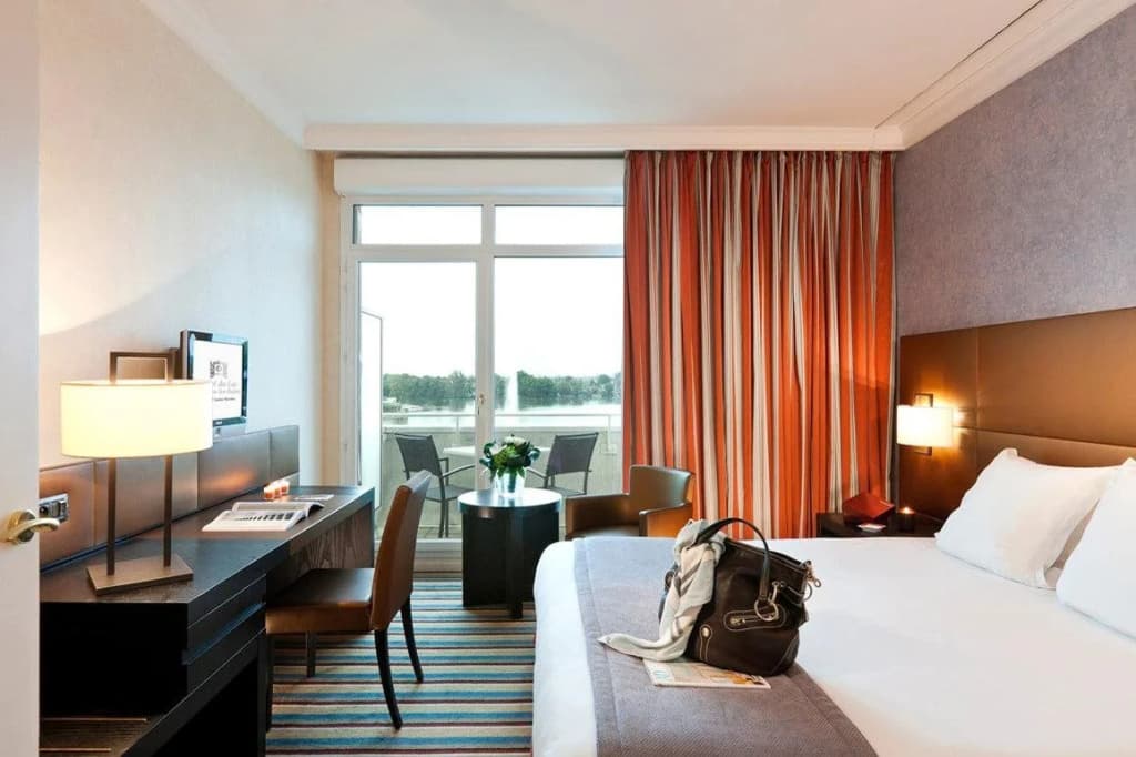 Hôtel Barrière l'Hôtel du Lac - Photo 4
