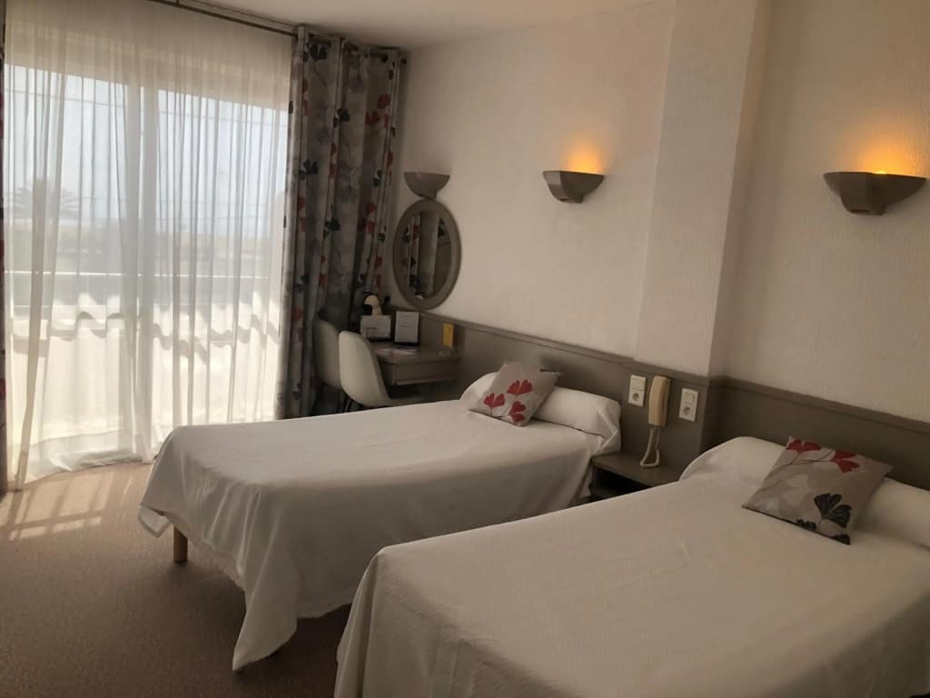 Hôtel Plage des Pins - Photo 4