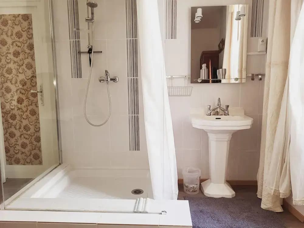 Bright Apartment in Saint Ambroix Near Amenities - Miniature 7